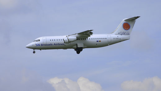 --- BAe Avro RJ100 --- OO-DWJ --- First Flight: 1999 --- MSN: 3355 --- Brussels National (BRU - EBBR) 2006