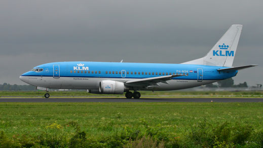 --- Boeing 737-300 --- PH-BDK --- First Flight: 1987 --- MSN: 23545 --- Amsterdam Schiphol (AMS - EHAM) 2005