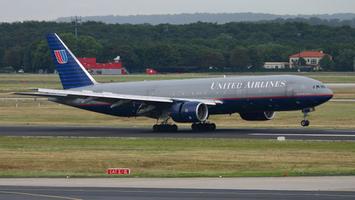 --- Boeing 777-200ER --- N206UA --- First Flight: 1999 --- MSN: 30212 --- Frankfurt Rhein-Main (FRA - EDDF) 2005
