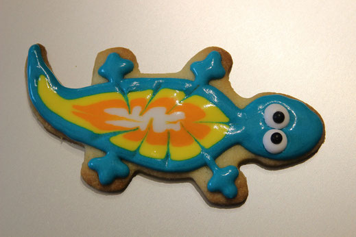 teal lizard cookie