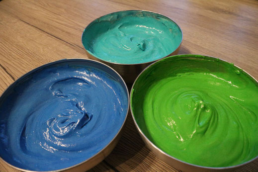 dyed bundt cake batter