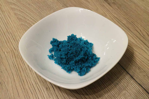 colored sugar with glucose syrup