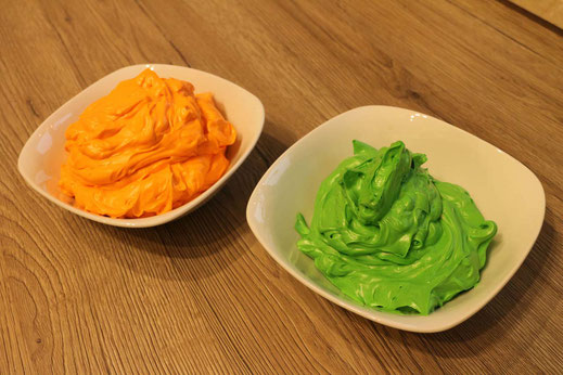 buttercreme in orange and green