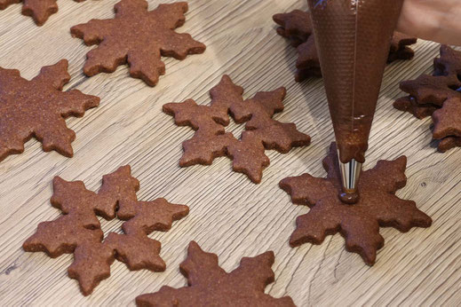 filling of the chocolate star cookies