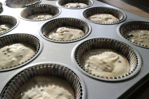 filling baking cups