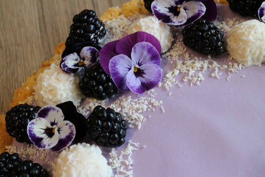 coconut berry cheesecake