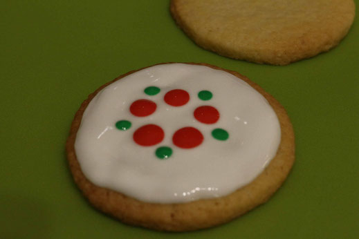 winter rose christmas pattern cookies