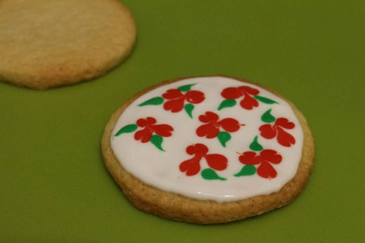 christmas pattern cookies with roses