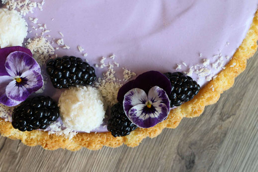 coconut berry cheesecake