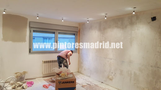  Pintores en Madrid que eliminan texturizados y aplican pintura lisa