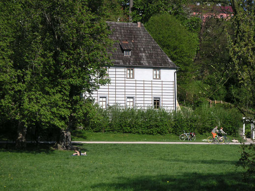 Photograph showing a view of Goethe's Garden House in Weimar's Ilm Park