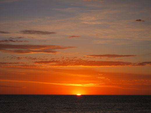 Sonneuntergang romantisch sonne rot himmel meer ozean bilder kostenlos runterladen kommerziell nutzen