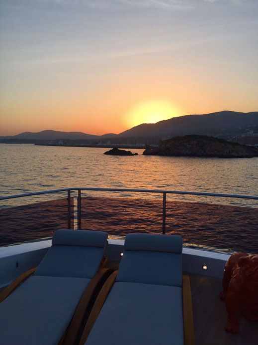 Sonnenuntergang Yacht Bild kostenfrei lizenzfrei gratis Foto Luxus Meer
