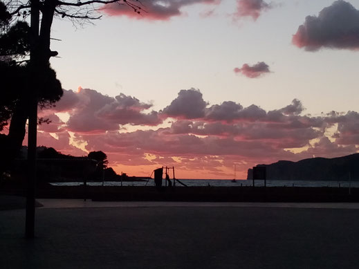 Abendrot Sonnenuntergang roter Himmel Wolken Ozean kostenlose Bilder download lizenzfrei