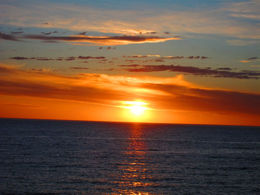 Sonnenuntergang Schleierwolken himmel orange rot abend horizont meer ozean kostenlose fotos download bilder