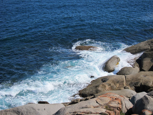 Felsen Ozean blau Meer Wasser Wellen Brandung Stein Welle kostenloses Foto für gewerbliche nutzung