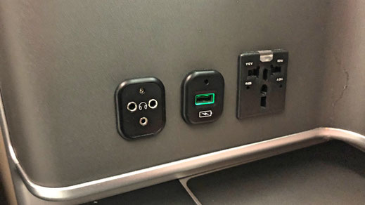 Qantas 787 Business Class Review