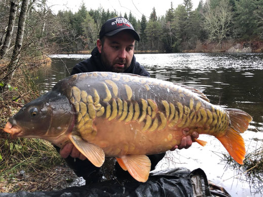 grosse carpe de l'étang des Agadis