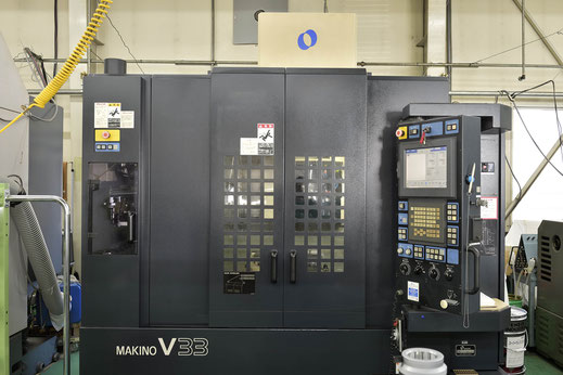 フライス削りや中ぐり、穴あけ、ねじ立て金型加工用工作機械 マシニングセンター