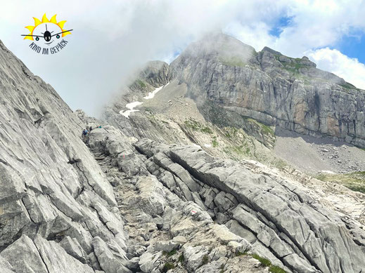 Durch die Steinwüste auf den Säntis hinauf.