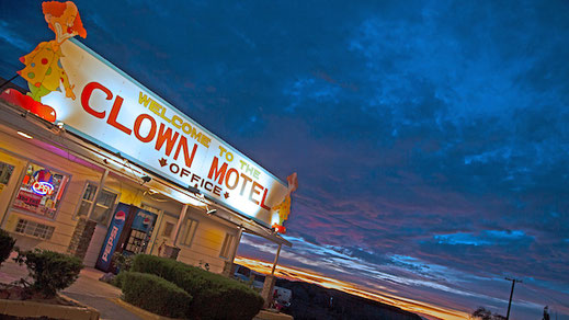 Nevadas abstrusestes Hotel mit Clowns.
