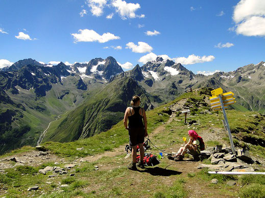 Bergwandern: Pausen und die Route im Auge behalten ist wichtig. 