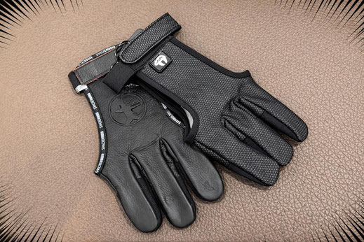 Schießhanschuhe und Ledertabs von BODNIK und BEARPAW Products kaufen. Black Glove und Speed Glove Schießhandschuhe bei FINK archery