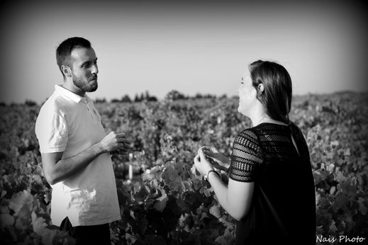 Vigneron vigneronne amoureux dégustation raisin Chateauneuf du pape 