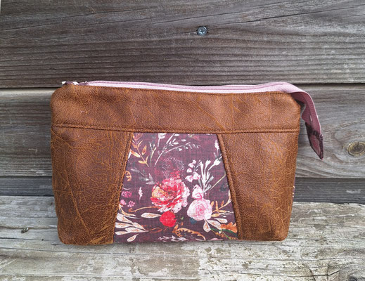 grande pochette a maquillage femme en similicuir camel vieilli et tissu aubergine fleurs sauvages trousse de toilette 2 compartiments zippés