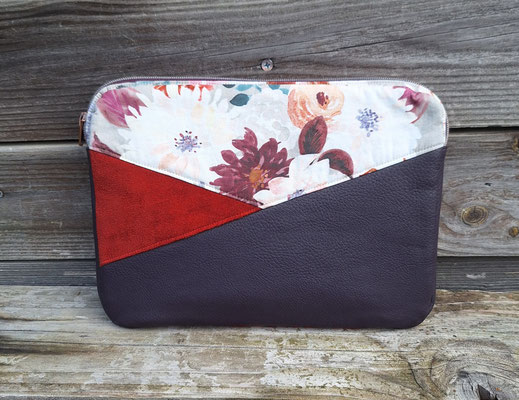 housse de protection pour tablette 10 pouces ou  Ipad en tissu gris clair fleuri, faux cuir aubergine et suédine orange, rembourrage mousse