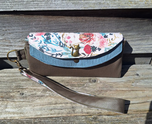 grand portefeuille porte-chéquier pour femme en faux cuir kaki, et bleu, tissu blanc cassé avec fleurs sauvages, pochette clutch, idée cadeau pour Noël , anniversaire