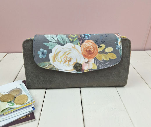grand portefeuille plat femme suédine taupe tissu fleurs plumes cadeau saint-valentin fête des mères  grand-mères mamies