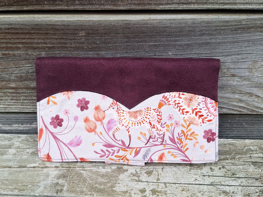 porte-chéquier femme suédine aubergine tissu blanc cassé beige animaux de la forêt renard idée cadeau femme Noël 2023
