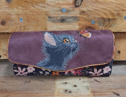 grand portefeuille brodé femme, broderie chat réalisé sur commande - couleurs personnalisées