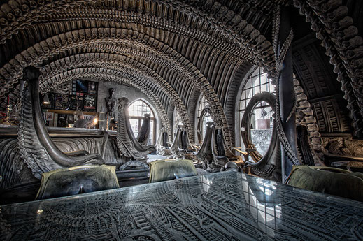 Giger bar