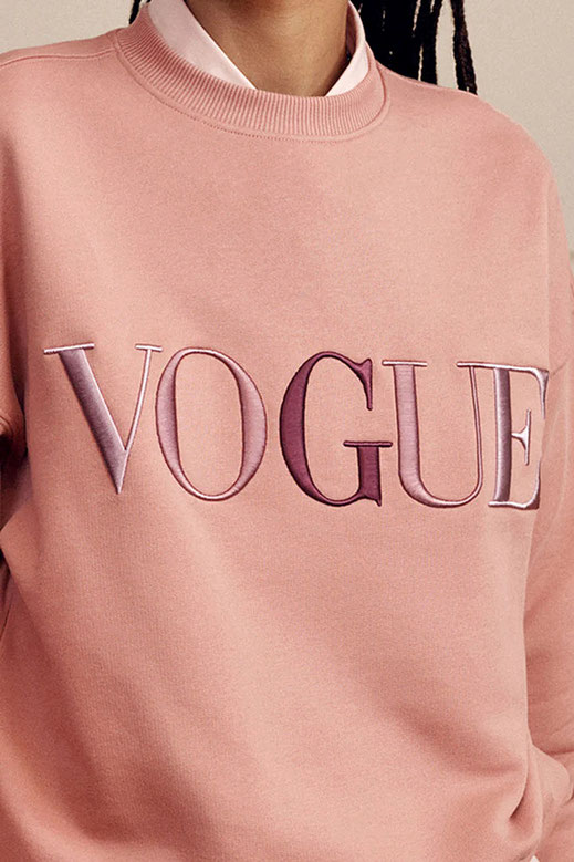 Bereits seit 4 Jahren gibt es die ikonischen Sweatshirts des Fashion Labels Vogue zu kaufen & ich kann mich einfach nicht an diesem geilen Lifestyle sattsehen | Hot Port Life & Style Blog
