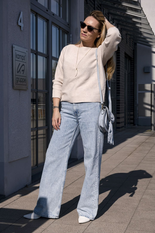 Am besten lässig & bequem müssen sie sein: Unsere liebsten Beinkleider. Welches Jeansmodell es in 2021 zum Style Favoriten schafft, verrät Euch Bloggerin Franny Fine | Hot Port Life & Style | 30+ Style Blog