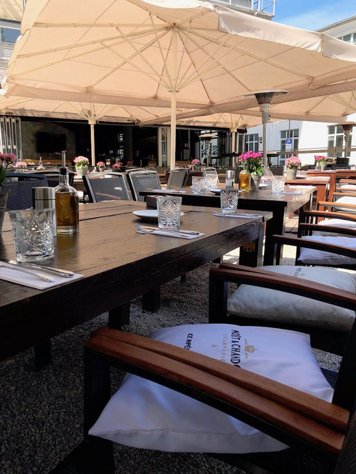 Gemütliche Terrasse in der Gastronomie