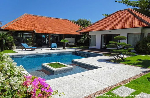 Beautiful villa for sale in Sanur with large garden.