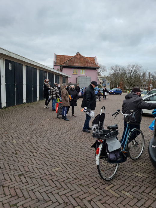 Wachtend in de rij