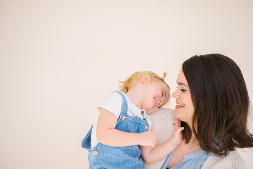 mother with daughter in studio den Haag