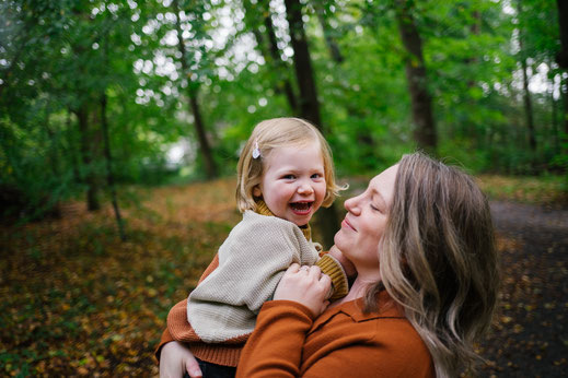 mom and daughter autumn Leiden