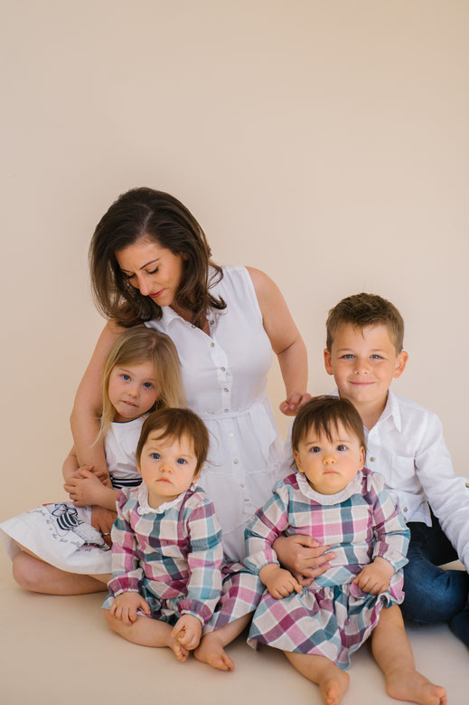 Mother with her kids in studio den Haag