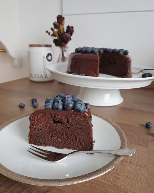 Schokoladenkuchen mit Heidelbeeren - mybakediary