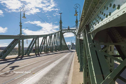 budapest liberty bridge