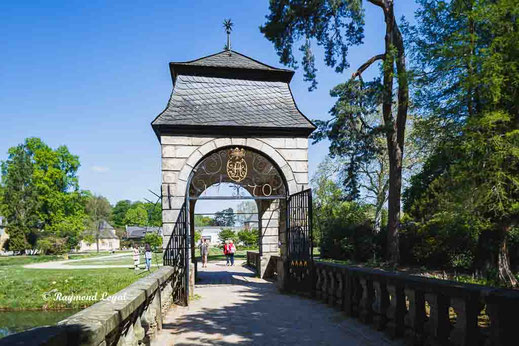 castle dyck baroque bridge