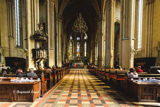 kathedrale zagreb mittelschiff