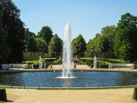 fountain below vinyard terraces sanssouci park