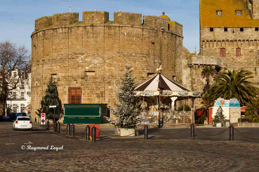saint malo old town image