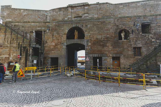 saint malo old town image